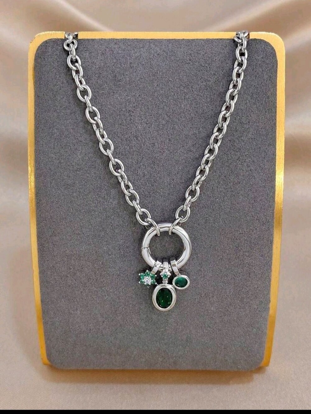 BRAND NEW ** Silver Necklace with Green Gemstone Pendant